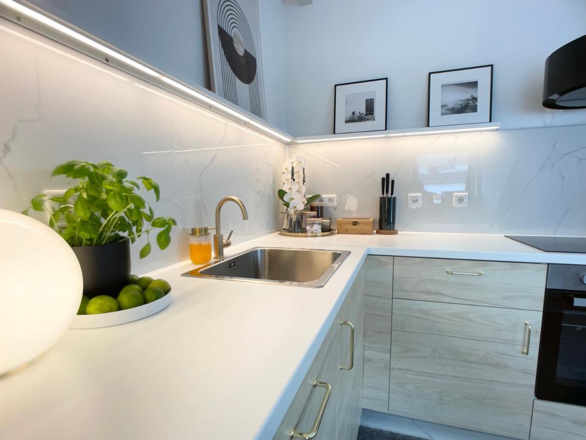 M-Style 04 Apartment Mit Balkon Und Gasgrill, 24H Self-Check-In, Free Parking, Netflix Nürnberg Exteriör bild